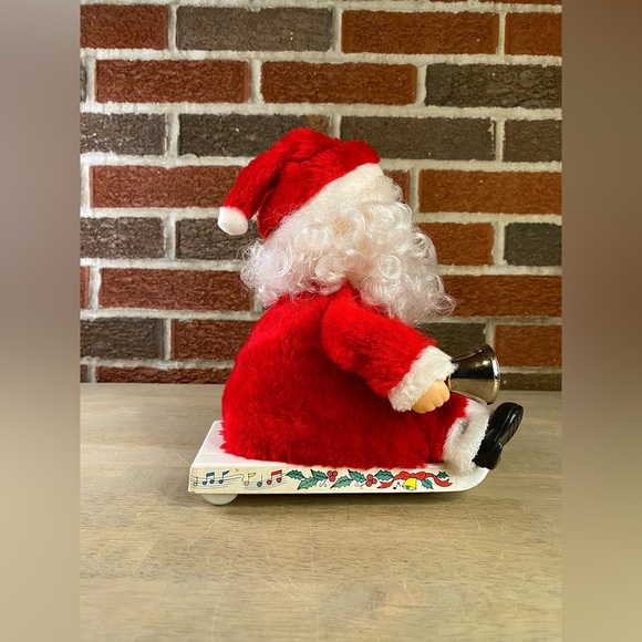 Vintage Sledding Santa Musical Bump Go Action Ringing Bell 3 Songs‎ Moves 80s - Picture 7 of 11